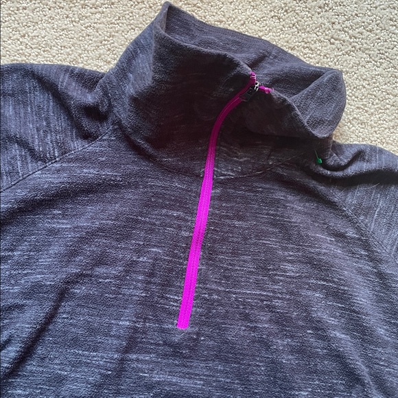 Columbia Pullover - Picture 2 of 4